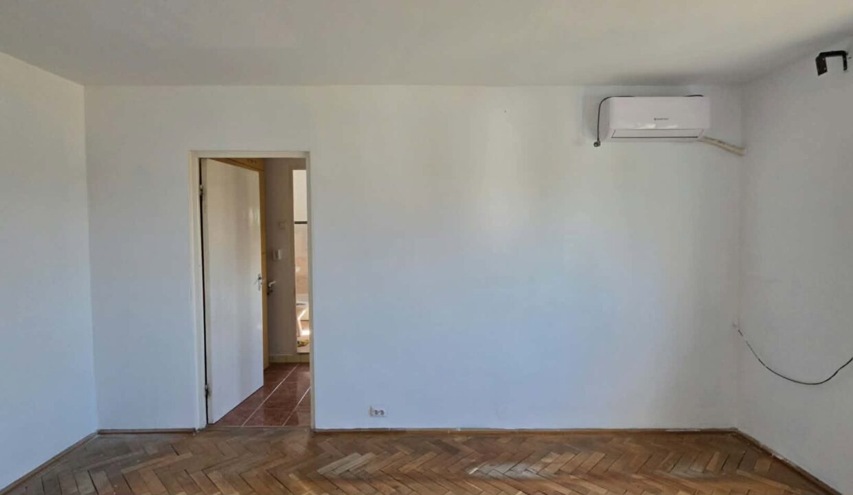 AP1549-Ap 2 cam de vanzare str Stefan cel mare nr 4-06