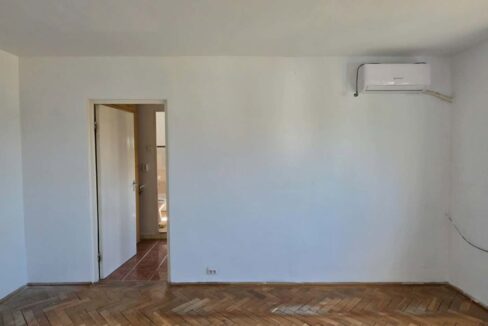 AP1549-Ap 2 cam de vanzare str Stefan cel mare nr 4-06
