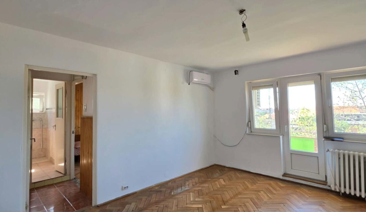 AP1549-Ap 2 cam de vanzare str Stefan cel mare nr 4-07