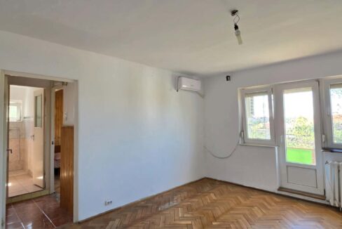 AP1549-Ap 2 cam de vanzare str Stefan cel mare nr 4-07