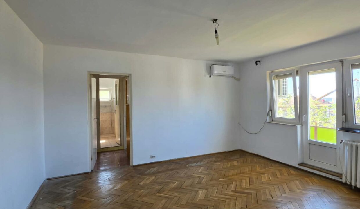 AP1549-Ap 2 cam de vanzare str Stefan cel mare nr 4-09