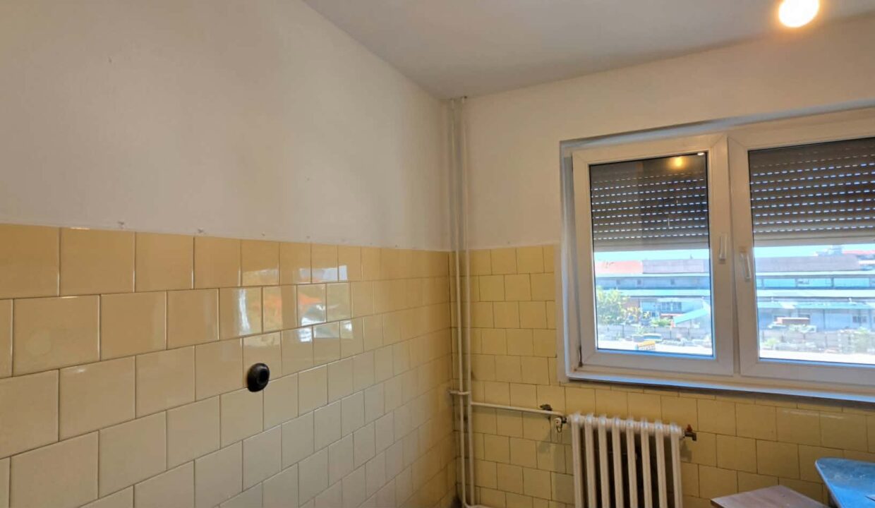 AP1549-Ap 2 cam de vanzare str Stefan cel mare nr 4-12
