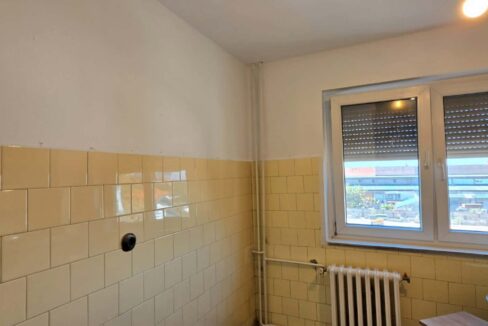 AP1549-Ap 2 cam de vanzare str Stefan cel mare nr 4-12