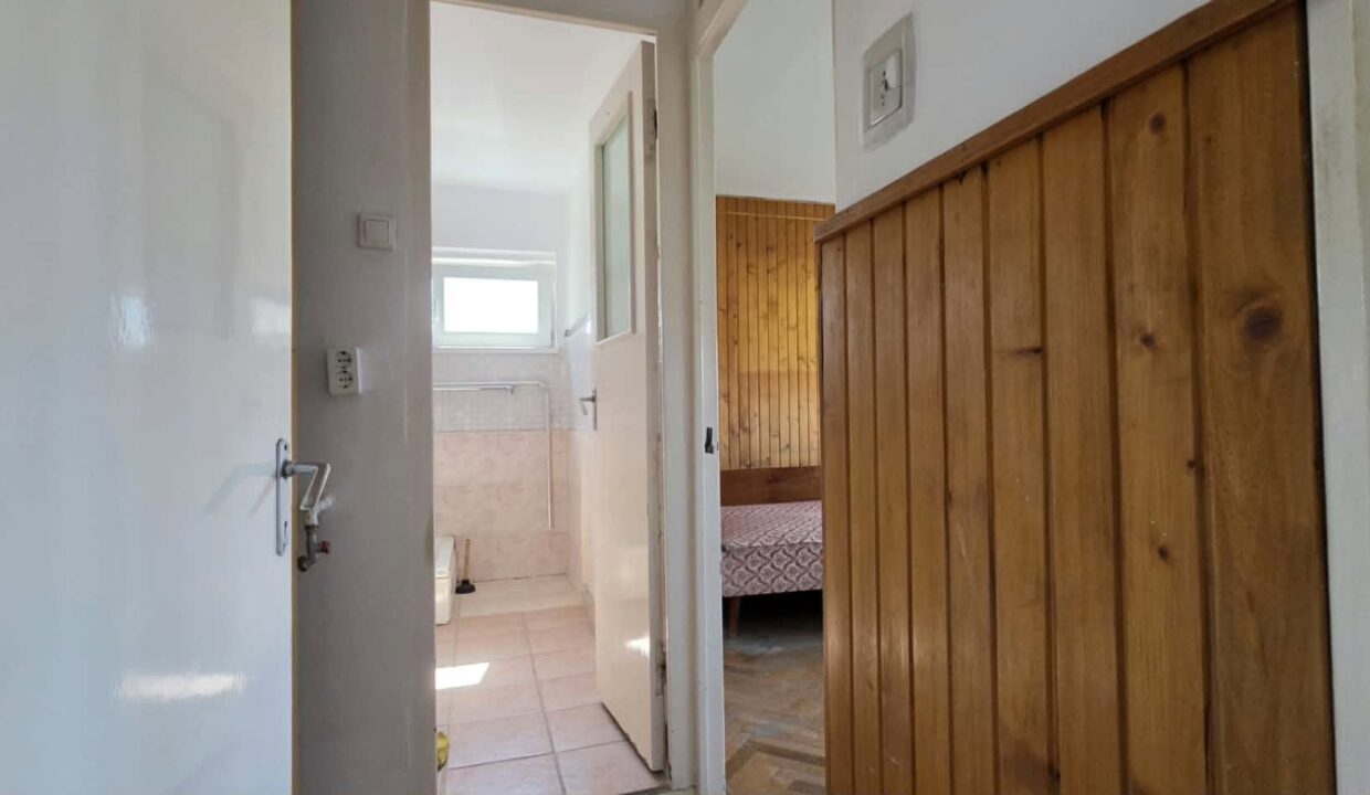 AP1549-Ap 2 cam de vanzare str Stefan cel mare nr 4-14