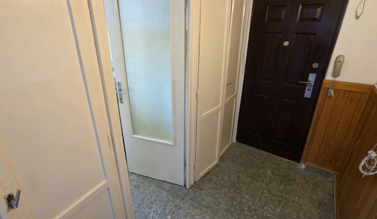 AP1549-Ap 2 cam de vanzare str Stefan cel mare nr 4-17