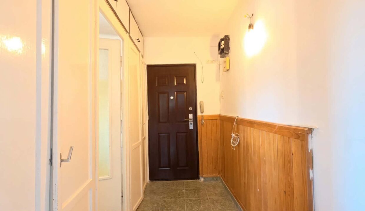 AP1549-Ap 2 cam de vanzare str Stefan cel mare nr 4-18