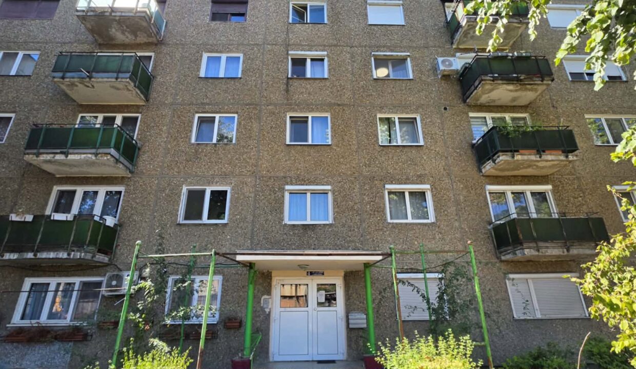 AP1549-Ap 2 cam de vanzare str Stefan cel mare nr 4-23