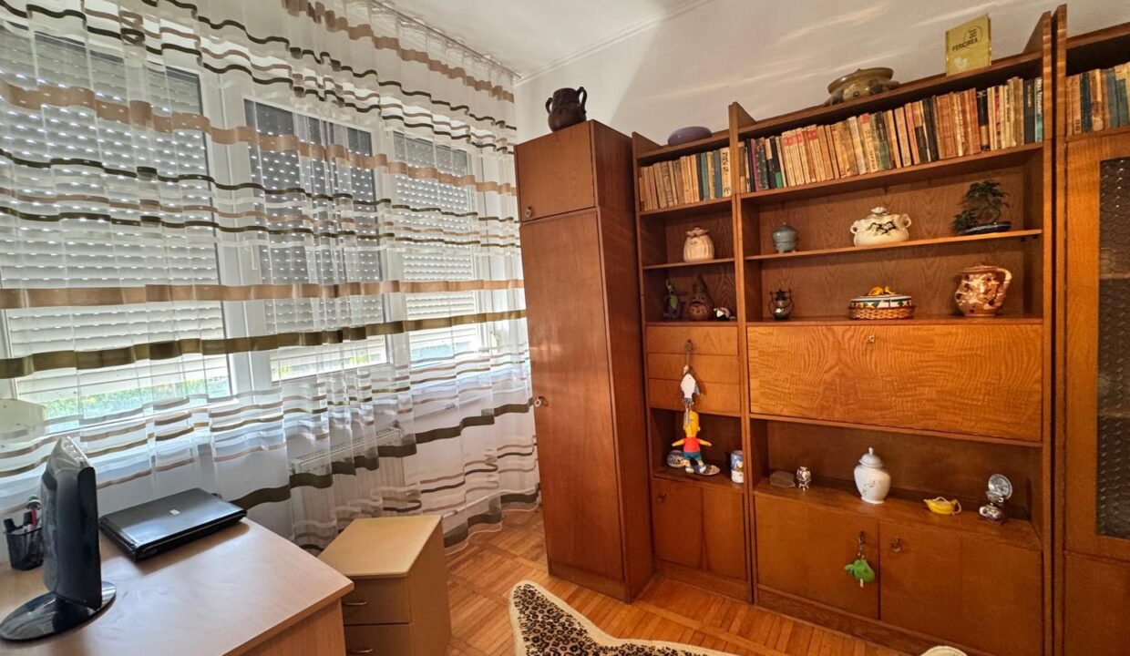 AP1560-Geta-Apartament 4 cam. de închiriat – str. Blv. Dacia 10