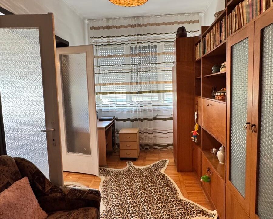 AP1560-Geta-Apartament 4 cam. de închiriat – str. Blv. Dacia 12