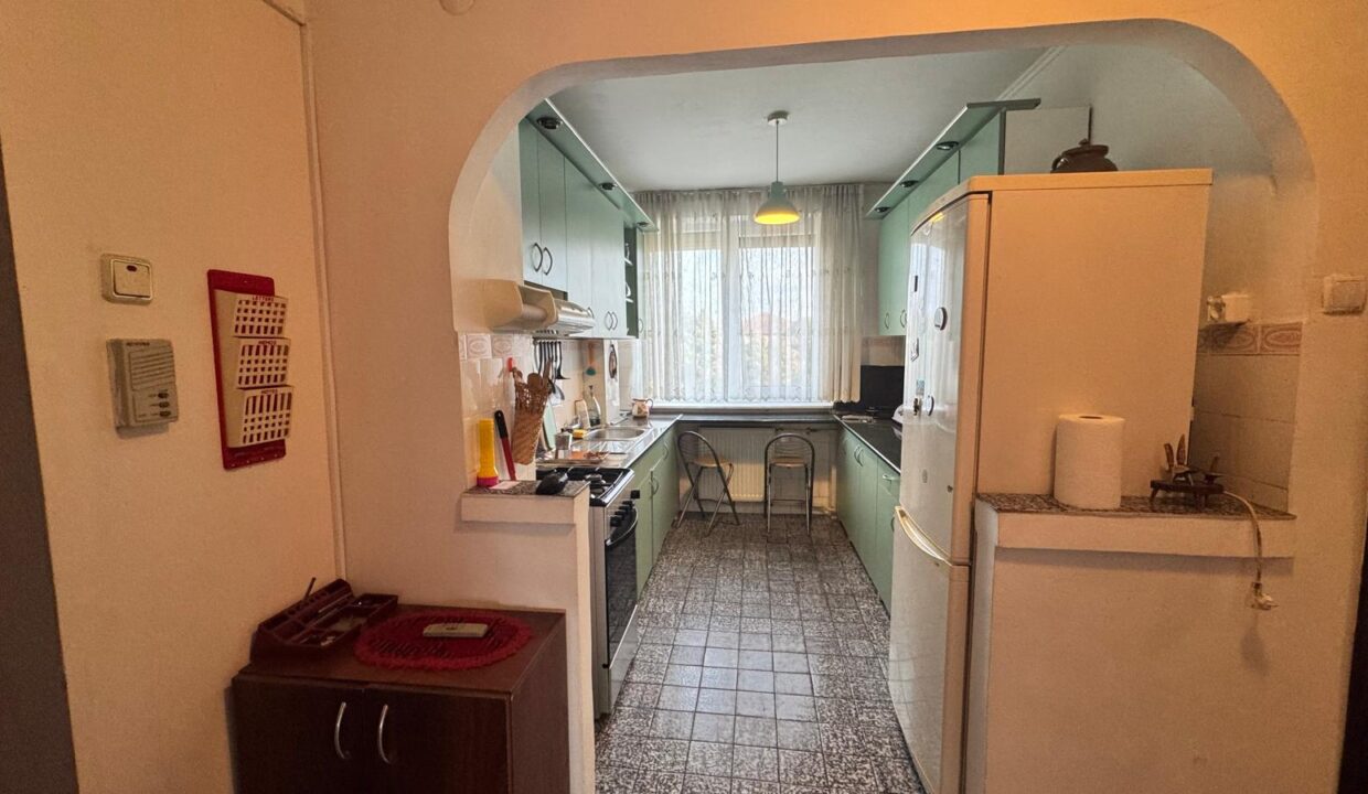 AP1560-Geta-Apartament 4 cam. de închiriat – str. Blv. Dacia 14