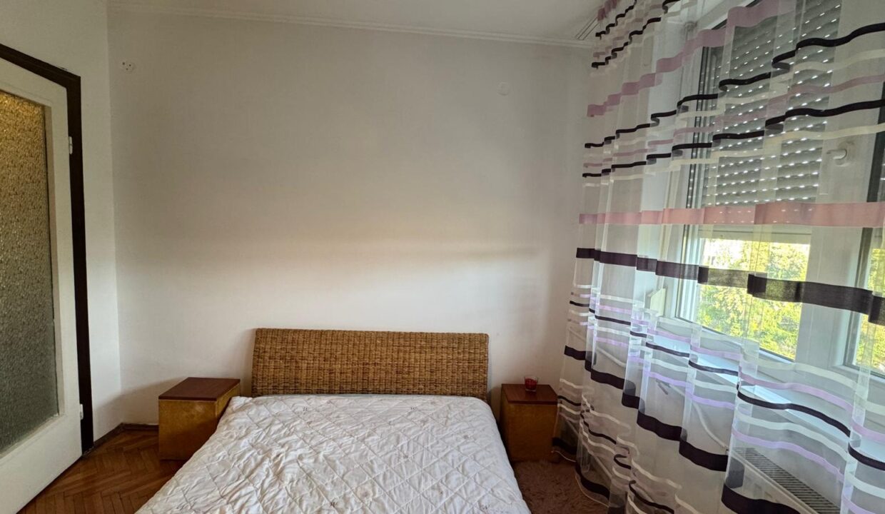 AP1560-Geta-Apartament 4 cam. de închiriat – str. Blv. Dacia 20
