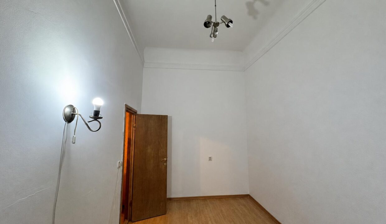 AP1562-Geta-Apartament 3 cam. de vanzare – str. M. Eminescu 11