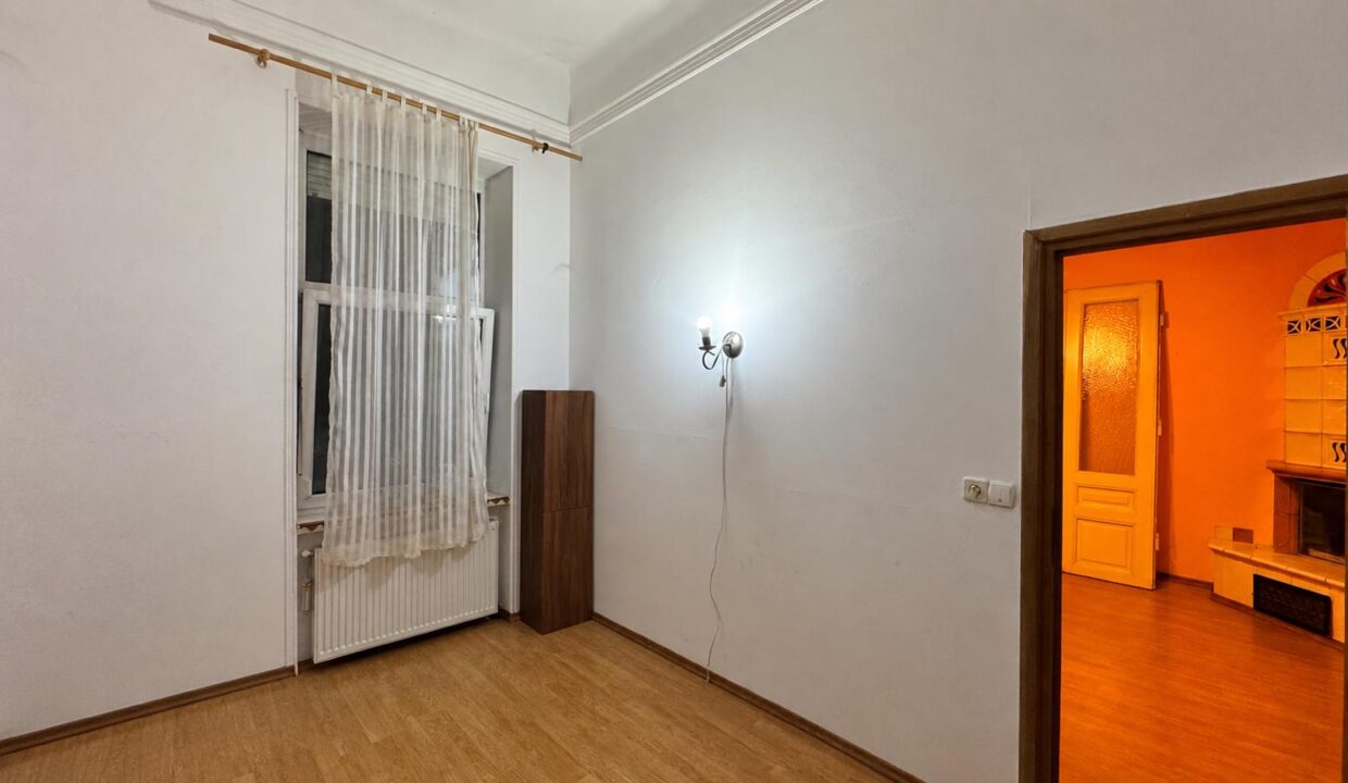 AP1562-Geta-Apartament 3 cam. de vanzare – str. M. Eminescu 12
