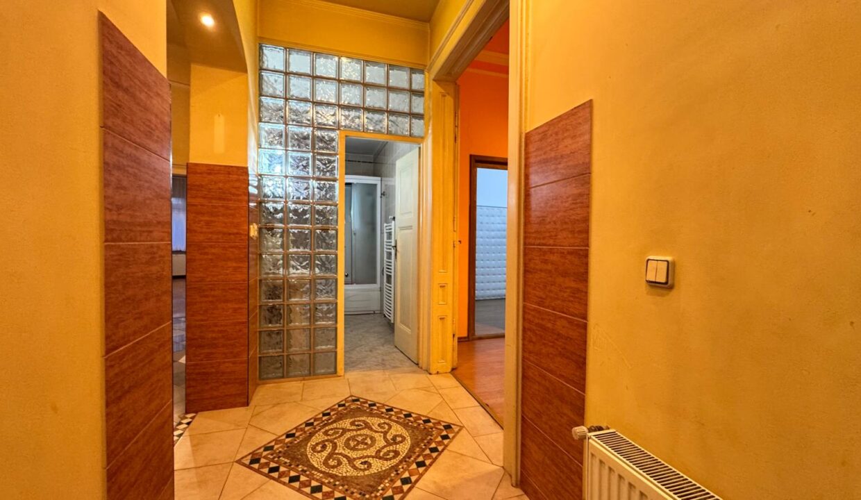 AP1562-Geta-Apartament 3 cam. de vanzare – str. M. Eminescu 26