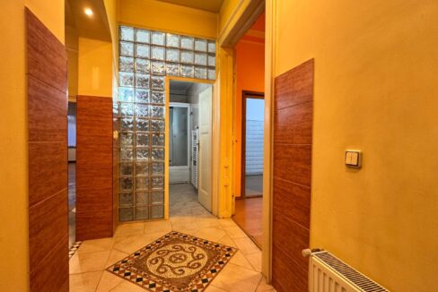 AP1562-Geta-Apartament 3 cam. de vanzare – str. M. Eminescu 26
