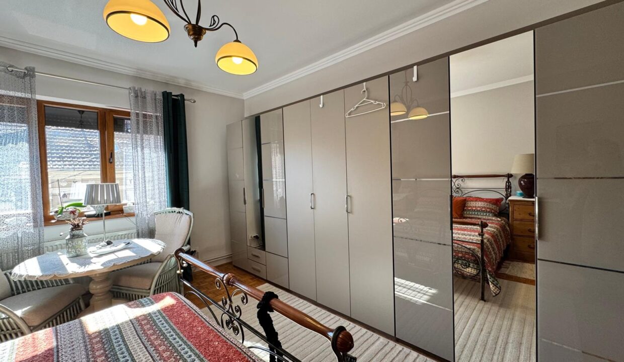 AP1565-Geta-Apartament 3 cam. de vanzare – str. Olteniei 22